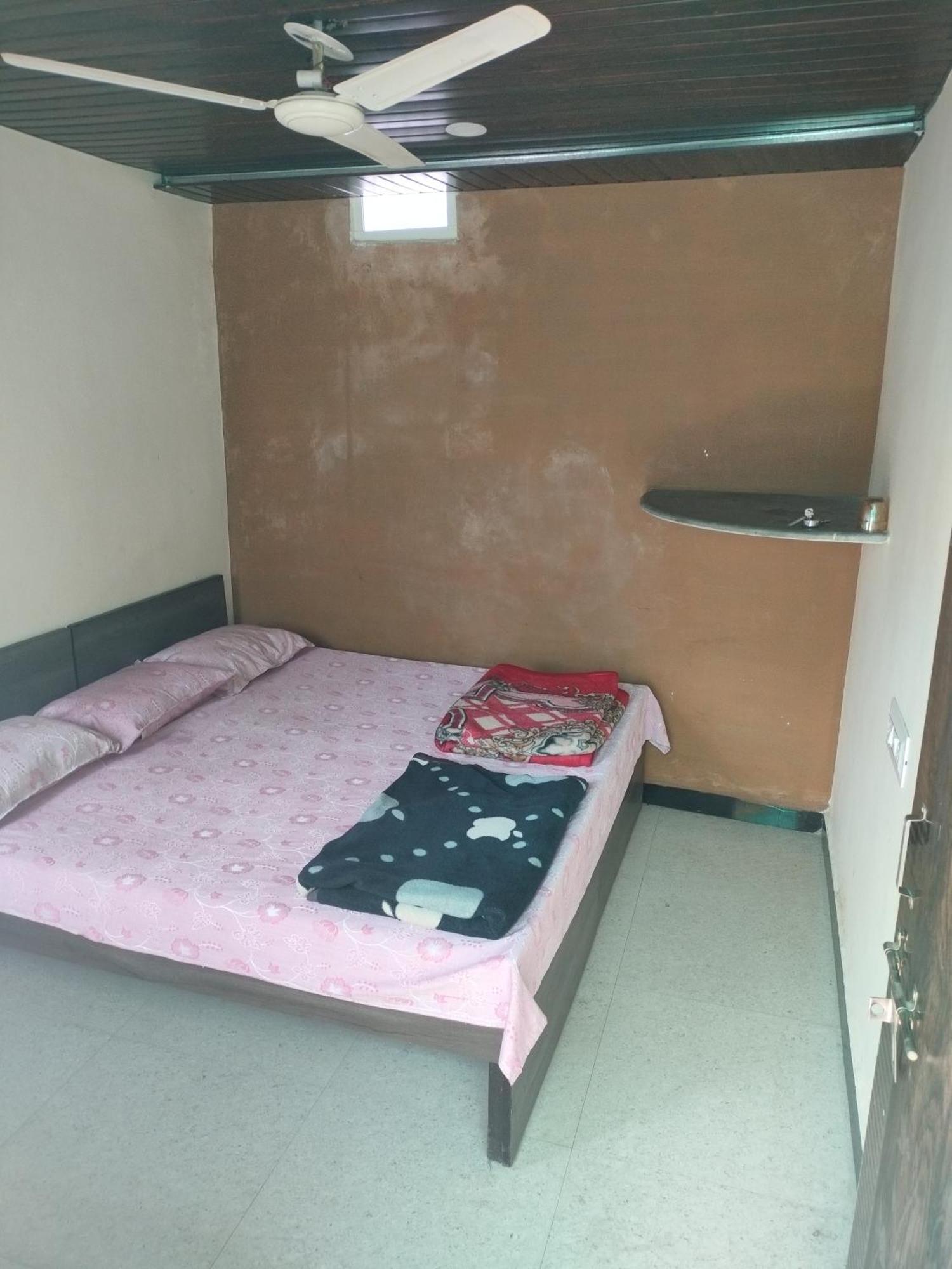 Kailash Kuti Guest House ウッジャイン エクステリア 写真